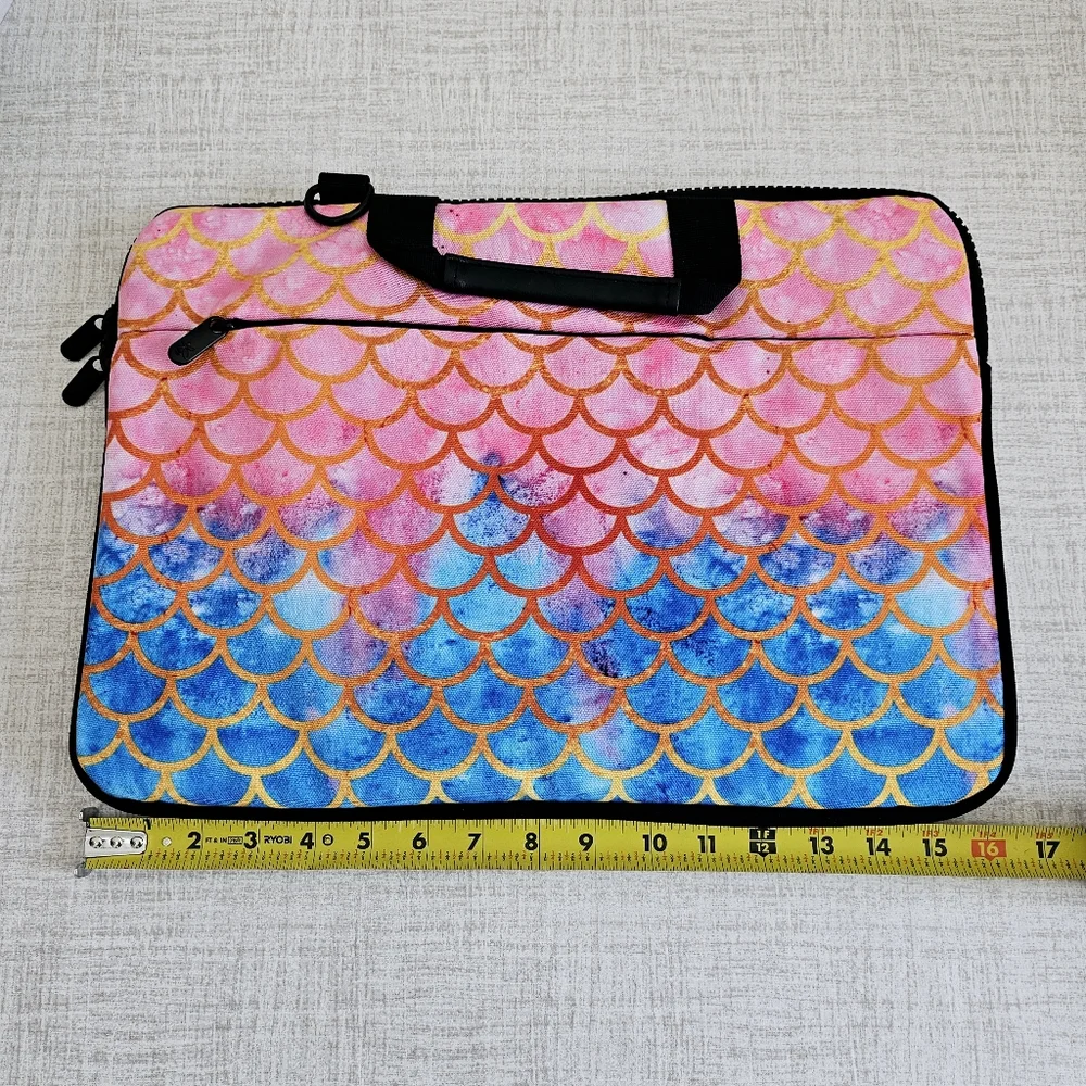 🆑️3/$15 NWOT Mermaid Pattern Pink Blue Gradient Gold Outline Laptop Carrier Bag
